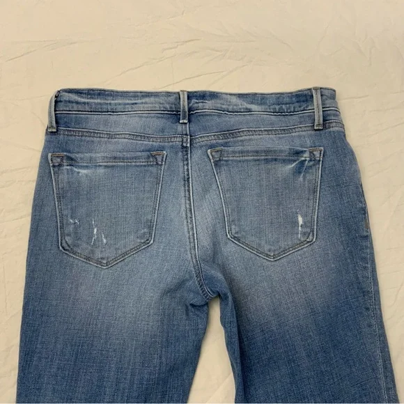 Ann Taylor Loft Relaxed Skinny Jeans
Size 2/26
Light Wash Distressed Denim - Picture 4 of 16